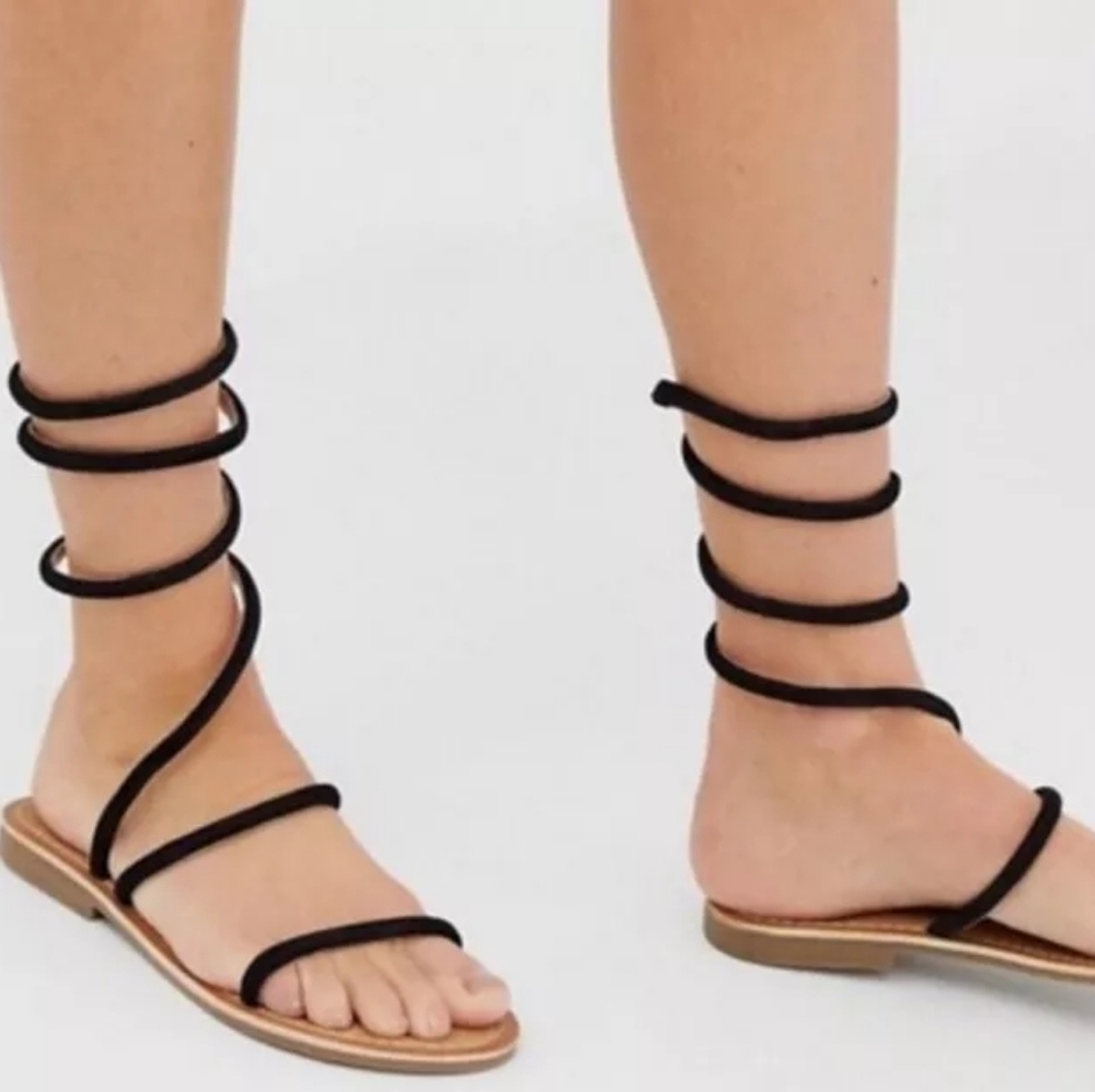 Free People sz 39 Havana Black Suede Leather Gladiaton Wrap Flat Sandals  8.5